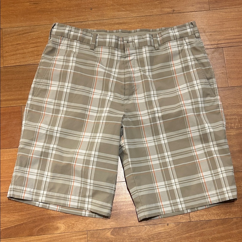 Nike Golf Fit Dry Beige Plaid Shorts